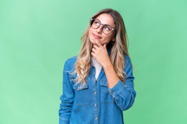 Genç Uruguaylı kadın izole edilmiş geçmişi araştırıyor.