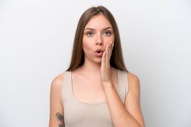 Genç Litvanyalı kadın beyaz arka planda izole edilmiş. Portre