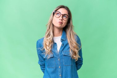 Genç Uruguaylı kadın izole edilmiş geçmişi araştırıyor.