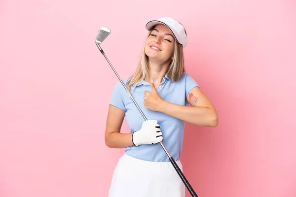 Młoda Golfistka Kobieta Odizolowany Różowym Tle Dając Kciuki Górę Gest — Zdjęcie stockowe