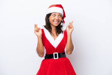 Anne Noel gibi giyinmiş genç İspanyol kadın beyaz arka planda izole edilmiş ve şans diliyor.