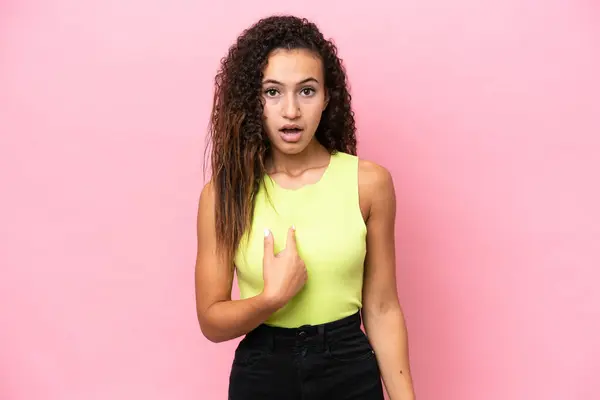 Young Hispanic Woman Isolated Pink Background Pointing Oneself — Stock Photo, Image