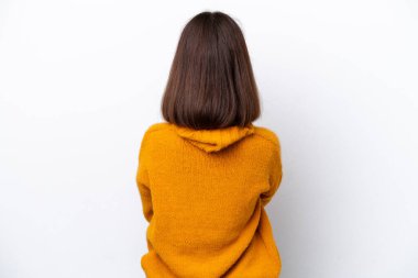 Genç Ukraynalı kadın arka planda beyaz arka planda izole edilmiş