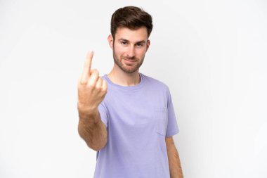 Beyaz arka planda izole genç beyaz adam geliyor.