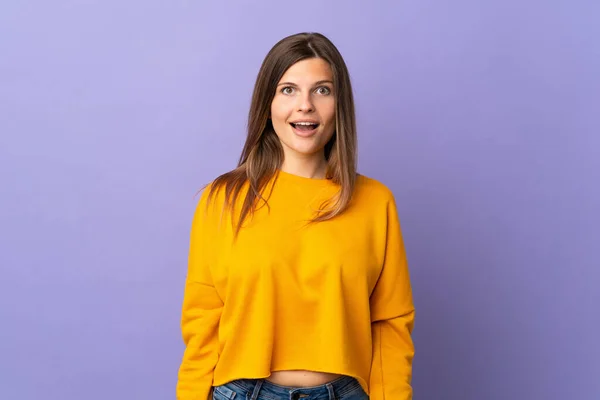Mujer Eslovaca Joven Aislada Sobre Fondo Púrpura Con Expresión Facial — Foto de Stock