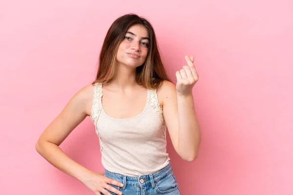 Young Caucasian Woman Isolated Pink Background Making Italian Gesture — Stock Photo, Image