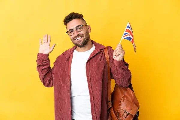 Blanke Man Met Een Vlag Van Het Verenigd Koninkrijk Geïsoleerd — Stockfoto