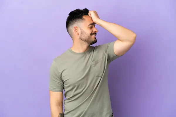 Young Caucasian Man Isolated Purple Background Has Realized Something Intending — Stock Photo, Image
