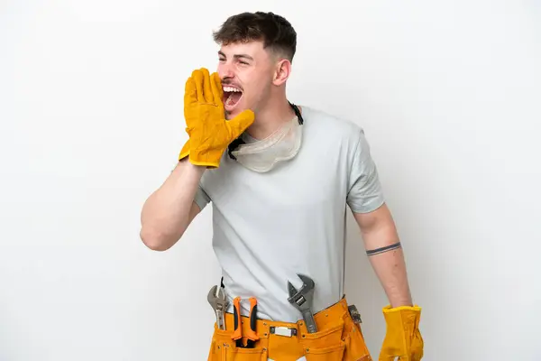 Young Caucasian Electrician Man Isolated White Background Shouting Mouth Wide — Stock Photo, Image