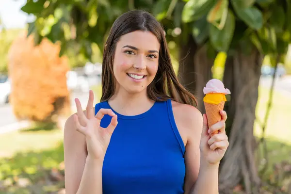 Young Pretty Brazilian Woman Cornet Ice Cream Outdoors Showing Sign — Stock Photo, Image