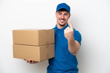 Beyaz arka planda izole edilmiş beyaz bir adam geliyor.