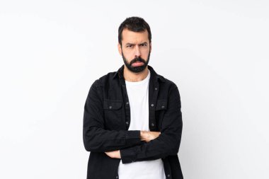 Sakallı, soyutlanmış, üzgün ve depresif bir geçmişi olan genç adam.