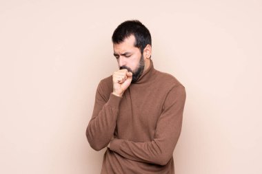 İzole edilmiş arka planda kalan adam öksürük ve kötü hissetmekten muzdarip.