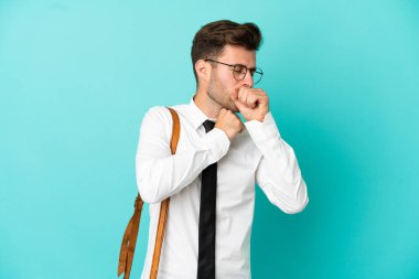 Tecrit edilmiş bir hayat yaşayan iş adamı öksürük ve kötü hissetmekten muzdarip.