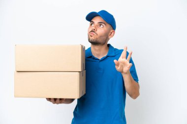 Beyaz arka planda izole edilmiş beyaz bir adam var. Şans diliyor ve en iyisini diliyor.