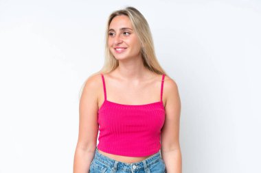 Beyaz arka planda izole edilmiş beyaz bir kadın.