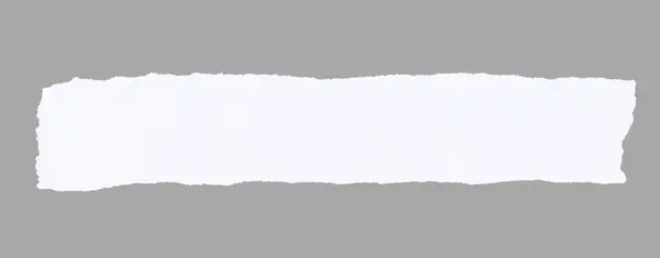 Yırtılmış beyaz kağıt etiket. Uzun bir kağıt. Eski yırtık kağıt izole.
