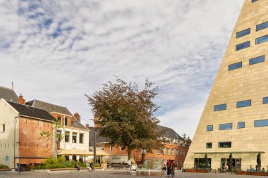 Groningen, Hollanda - 26 Eylül 2023 Groningen, Hollanda 'daki Forum Groningen kütüphanesinde