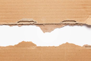 Metin için alanı olan yırtık karton, beyaz üzerine yırtık karton kenar