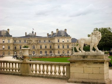 Beautiful view of the garden on a spring day. Paris. France.