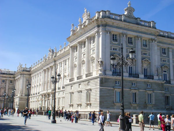 Όμορφη Θέα Του Παλατιού Μια Καλοκαιρινή Μέρα Κοντινό Πλάνο Μαδρίτη — Φωτογραφία Αρχείου