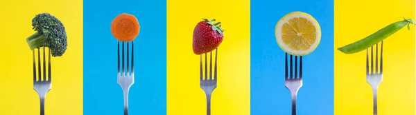 Colagem Vegetais Frutas Baga Esfaqueados Garfo Prata Fundo Colorido Close — Fotografia de Stock