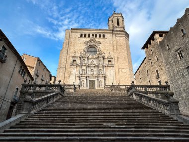 Bir gün katedralin manzarası. Yakın plan. Gerona. İspanya.