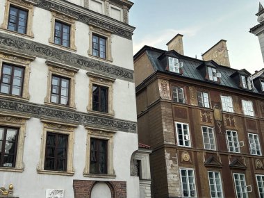 Eski kasabadaki evleri bir günde görmek istiyorum. Yakın plan. Varşova. Polonya.