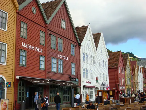 Bir günde şehrin panoramik manzarası. Bergen. Norveç.
