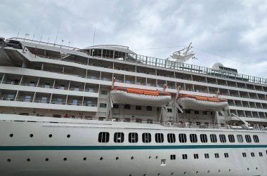 Beyaz yolcu gemisine yakın çekim. Funchal. Madeira. Portekiz.
