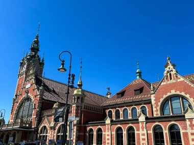 Tren istasyonunun manzarası. Yakın plan. Gdansk. Polonya.