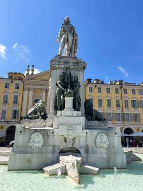 Garibaldi anıtı. Yakın plan. Güzelmiş. Fransa.