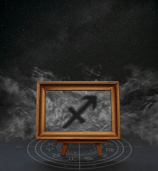 Abstrakcyjny Obraz Znaku Zodiaku Strzelca Tle Gwiaździstego Nieba Dym Ramie — Zdjęcie stockowe
