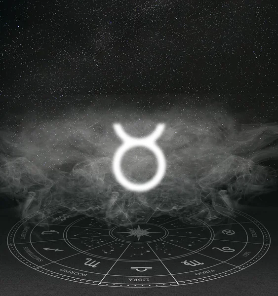 Abstrakcyjny Obraz Znaku Zodiaku Taurus Tle Gwiaździstego Nieba Dymu — Zdjęcie stockowe