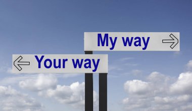Kelimeler senin yolun, yol tabelasında benim yolum.