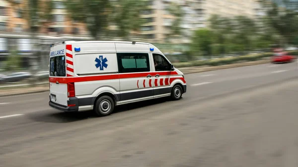 Ambulance Sur Voiture Urgence Mouvement Flou — Photo