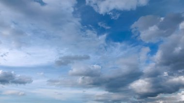 Mavi gökyüzü için Uluslararası Temiz Hava Günü