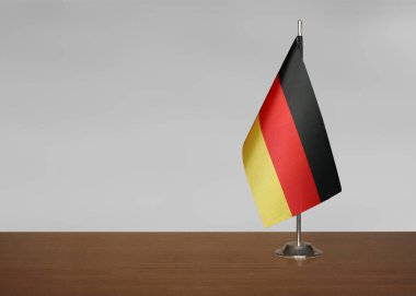 Bulanık arkaplanda Almanya bayrağı