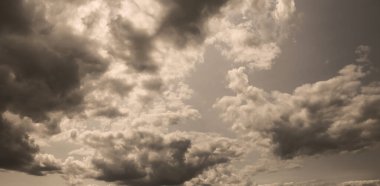 Bulutlu gökyüzü, kara bulutlar