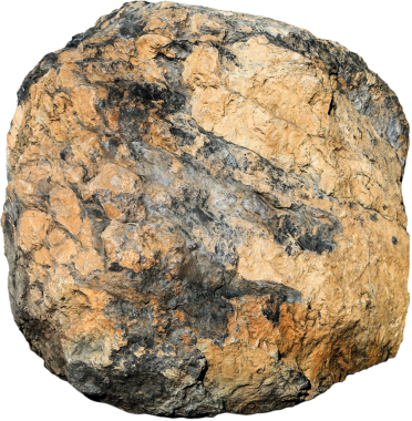 Beyaz arkaplanda büyük tek yuvarlak taş