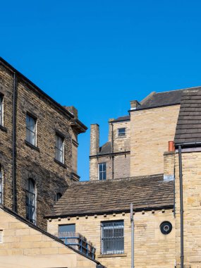 Bradford 'un küçük Almanya bölgesinde tipik bir 19. yüzyıl endüstriyel taş bina grubu.