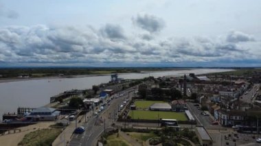 İngiltere 'nin Lancashire kentindeki Wyre ilçesinde Fleetwood sahil kasabasında kuşların manzarası