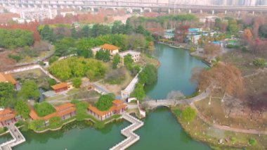Wuhan Qingshan Parkı sonbahar manzarası Hubei, Çin