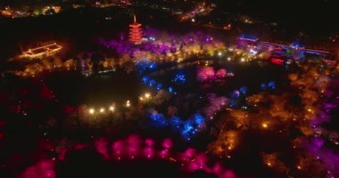 Wuhan Doğu Gölü Kiraz Çiçeği Bahçesi Bahar Sahnesi