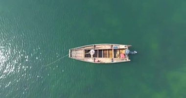 Dalian, Liaoning, Çin 'deki Binhai Yolu' nun bahar deniz manzarası.
