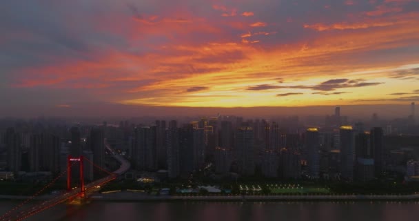 Wuhan Yaz Kenti Simgeleri Ufuk Çizgisi Gün Batımı Gece Manzarası — Stok video