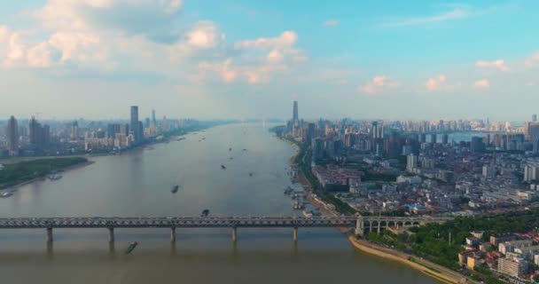 Paisajes Wuhan Summer City Landmark Sky Line — Vídeos de Stock