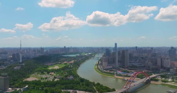 Wuhan Yaz Şehri Tarihi Gökyüzü Çizgisi Manzarası — Stok video