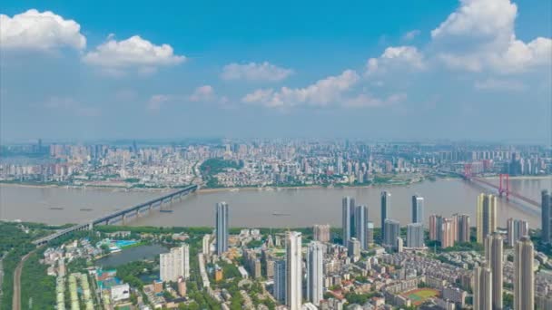 武漢夏の都市ランドマークとスカイラインの風景タイムラプス写真 — ストック動画