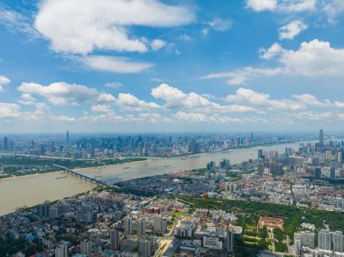 Wuhan Şehri ve Skyline Manzaraları  